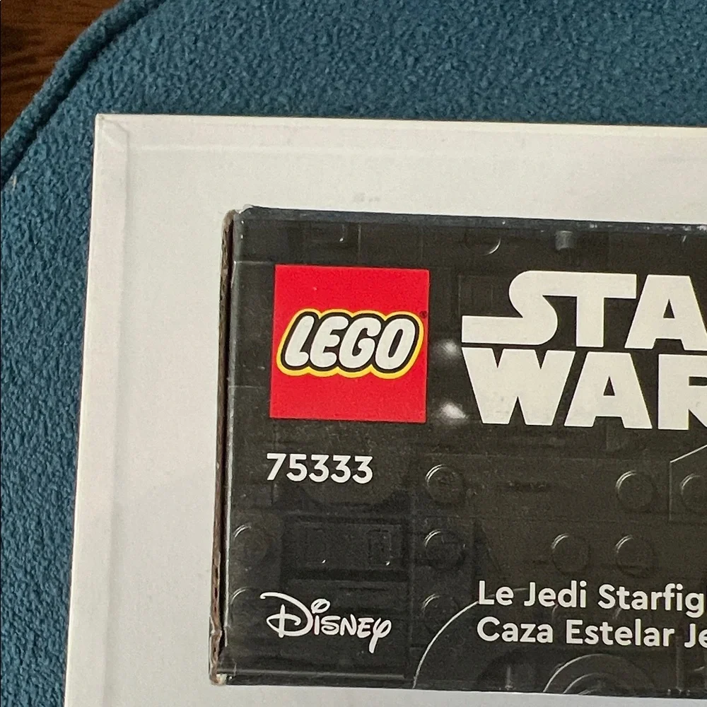 LEGO Star Wars Red and White Starfighter Set - Picture 3 of 3